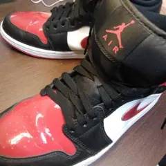 Nike AIR JORDAN1 mid SE