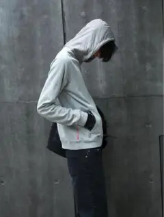 pradasport zip up hoodieのサムネイル