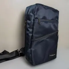 美品マファパシフィック　ボディバッグ　大型容量　日本製　ナイロン　ネイビー色