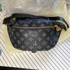 ブラック ボディバッグ