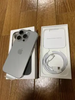 Apple iPhone 15 Pro 1TB シルバー 本体