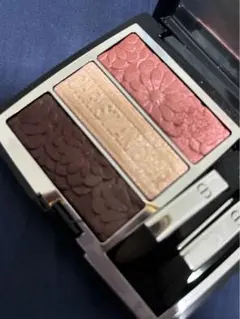 Dior トリオ ブリック パレット 663 トリプル ブルーム