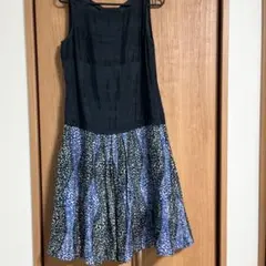 シルク100% ノースリーブひざ丈ワンピース 黒青