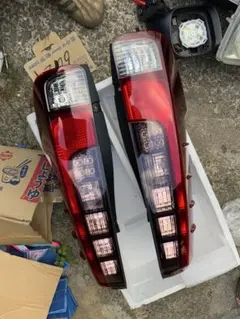 florida2519様ハイエース200系新車外純正テールブルースモーク - メルカリ