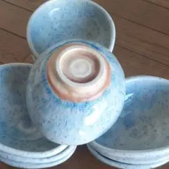 青と白の陶器ボウルセット