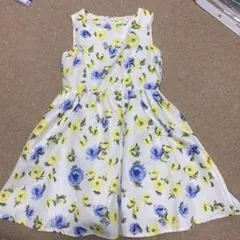 a.v.v花柄ノースリーブワンピース