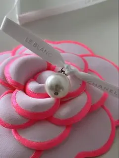 CHANEL LE BLANC パールチャーム ココマーク リボン付き 新品