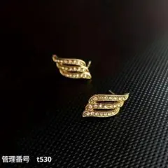 ピアス　天使の羽根デザイン　クリスタル装飾 　スタイリッシュ　ゴールド