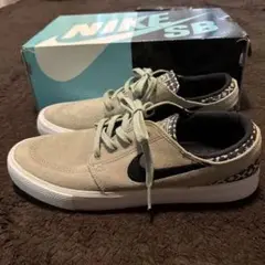 ナイキ エスビー ステファンジャノスキー プレミアム NIKE SB未使用に近い