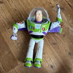 バズ・ライトイヤー アクションフィギュア