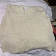 ZARA アイボリー Vネック ニットベスト ウール100%