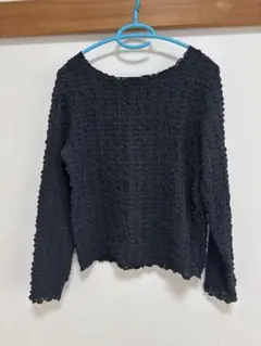 黒い長袖シャツ テクスチャー仕上げ　トップス　ブラック　フリーサイズ