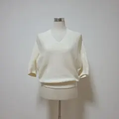 UNIQLO　アイボリー Vネック 五分袖ニット