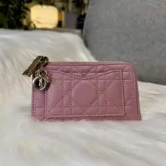 Item thumbnail for item 6f0a4b4b-a1ed-4f41-bc12-fd9bcdafa0a5