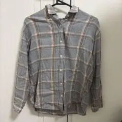 GU グレー系チェック柄長袖シャツSサイズ