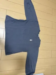 ネイビー 長袖 Tシャツ ロゴ付き