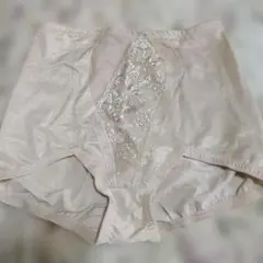 ワコール　wing花柄刺繍　骨盤ガードル 76サイズ補正下着 ベージュ