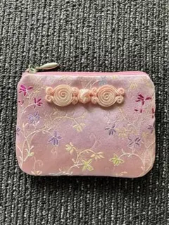 刺繍入りピンクポーチ
