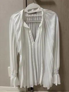 Zara プリーツボウタイブラウス　XSのサムネイル