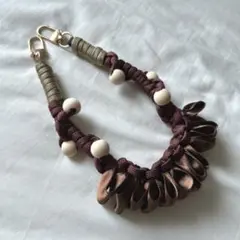 スマホストラップ ハンドストラップ パラコード マクラメ ゴールド ビーズ