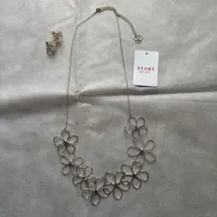 BEAMS HEART フラワーモチーフ ネックレス　イヤリングセット　花