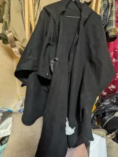フード付きブラックポンチョ