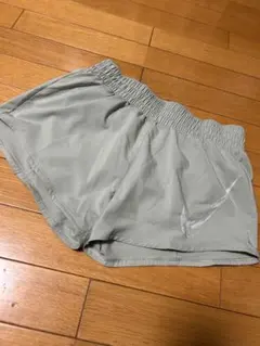 Nike ランニングショートパンツ レディース　Mサイズ