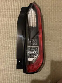 ダークスモーク テールカバー（上乗せ塗装済み）ダイハツウェイク