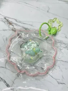 肉球　キーホルダー　スクイーズ