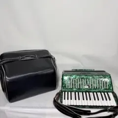 YAMAHA ヤマハ アコーディオン 緑 グリーン　マーブル　ケース付きのサムネイル