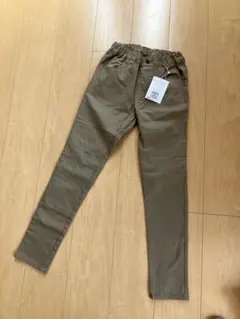 新品タグ付き Bebe BEBE bebe べべ　ベージュ150サイズ 長ズボン