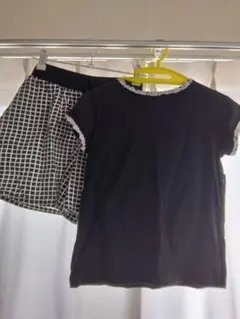 agnès b. 黒のレース付きTシャツとショートパンツセットのサムネイル