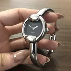 希少✨GUCCI バングルウォッチ 2025年最新】バングルウォッチ gucciの人気アイテム - メルカリ