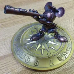 東京ディズニーシー　フォートレス　エクスプロレーション　ブロンズ像のサムネイル