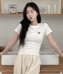 muahmuah ステッチロゴベーシックTシャツ　ホワイト　Fのサムネイル