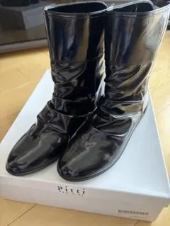 Pitti レインブーツ　新品　ブラックエナメルのサムネイル