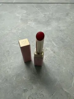 クレドポーボーテ マニフィカトゥール レーヴル 2.8g レッド