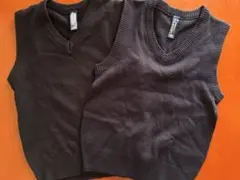 黒のニットVネックベスト2枚セット　110と120