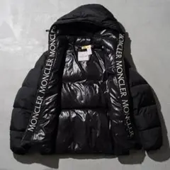 超美品　MONCLER ブラック ダウンジャケット フード付き モンクラ