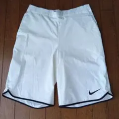 Nike Dri-FIT ハーフパンツ Jr（ジュニア）サイズXL　白