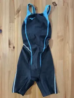 Mizuno Fina認証　競泳水着　140サイズ