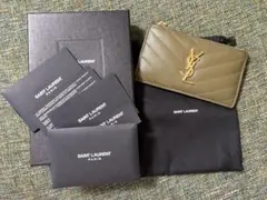 明日で消します。【希少カラー】SAINT LAURENT カードケース