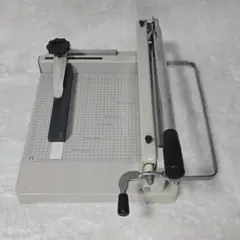 A4対応 手動 本格強力 裁断機 - メルカリ