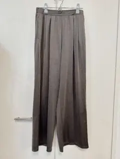 ユニクロ　サテンジャージー　ワイドストレートパンツ　ウエストゴム　M