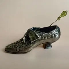 アンティーク☆小さな靴型ピンクッション シューズshoe針刺し pin cushion （針刺し） | アンティーク雑貨店 Antique cise