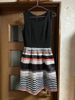ノースリーブひざ丈ワンピース ブラック/ストライプ
