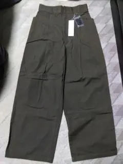 グリーン ワイドパンツ