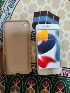 Apple iPhone 7 ホワイトBH８３%ケース付き