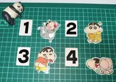 ♡おまとめ買いお得商品♡即日発送♡しんちゃんキラキラアクリルパーツ 4枚セット