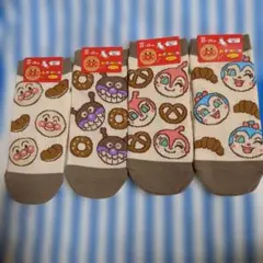 新品　アンパンマン　レディース靴下　４点セット
